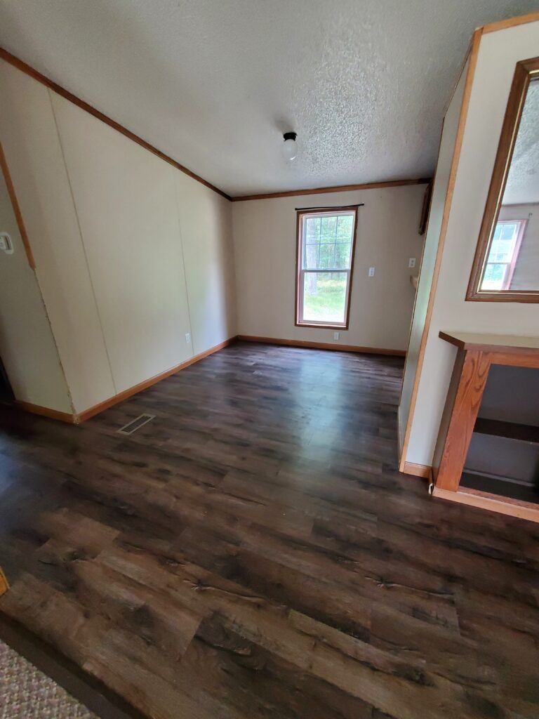 328 E Daniels Interior Gallery White River Properties